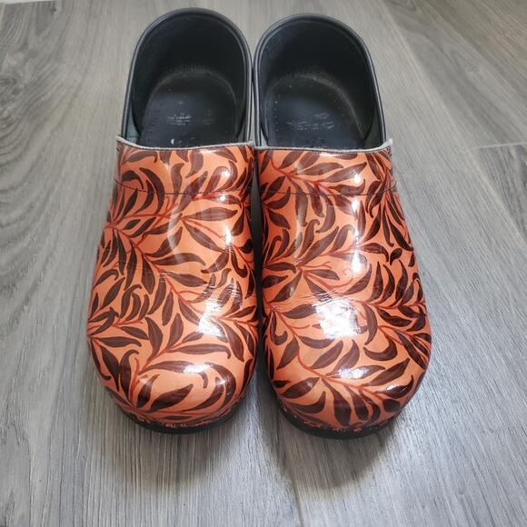 Dansko Professional Clogs Womens Size 11 EU 42 Orange Black Floral Patent Nurse - Picture 1 of 10